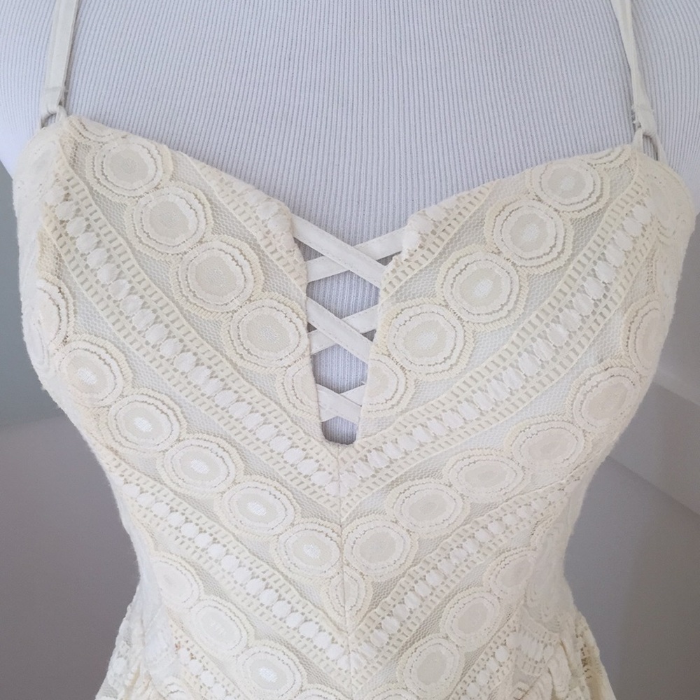 Yellow/Cream Guess Dress - Picture 5 of 5
